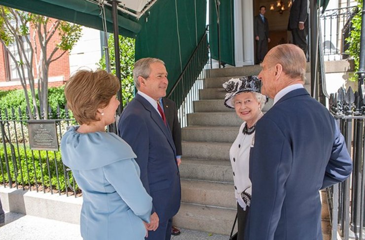 джордж буш младший, королева елизавета