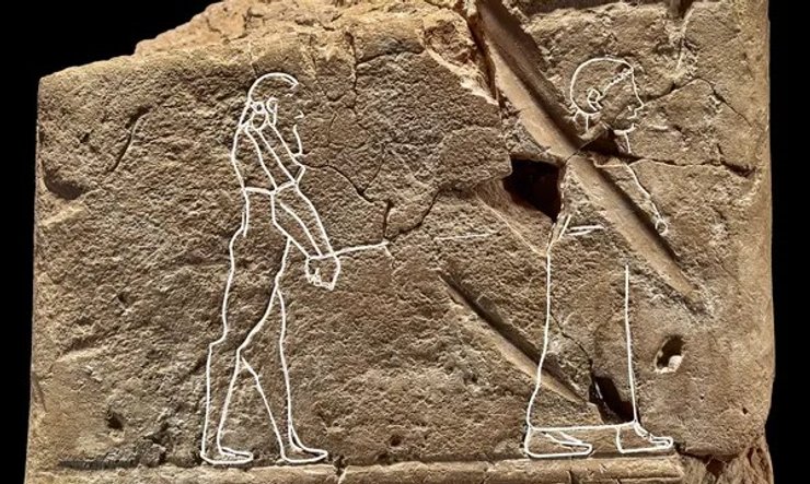 Одинокий дух, которого возлюбленная ведет к вечному блаженству на вавилонской глиняной табличке.