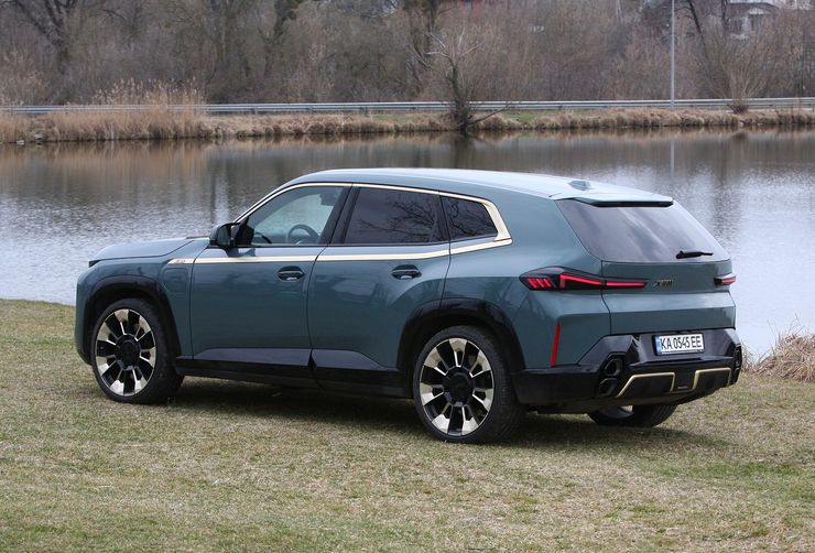 кросовер BMW XM, BMW XM, новий BMW XM, кросовер BMW