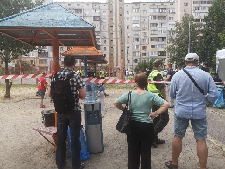 кулеры с водой, позняки, разрушенный дом, взрыв