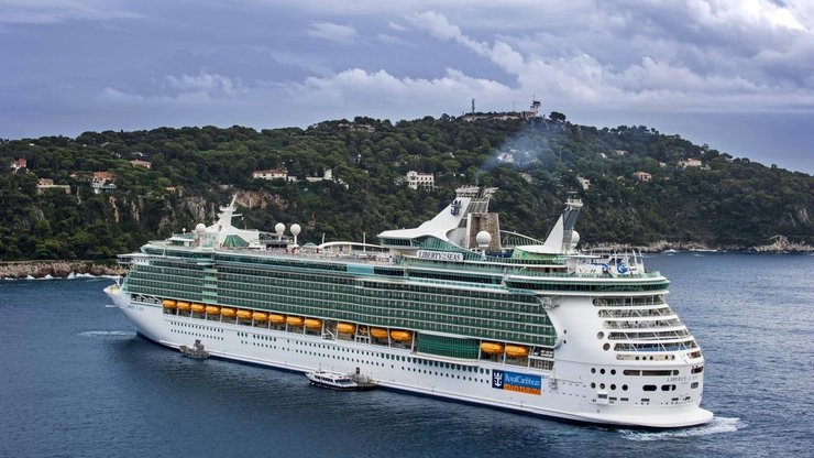 Турист прыгнул с круизного лайнера, корабль Liberty of the Seas компании Royal Caribbean, туризм, курьезы, скандал, Куба, фото
