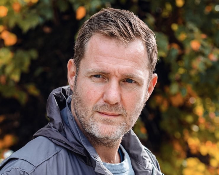 Саймон Сквибб, миллионер из Британии, миллионер, был бездомным, в 15 лет выгнали из дома, свой первый бизнес, садовая фирма