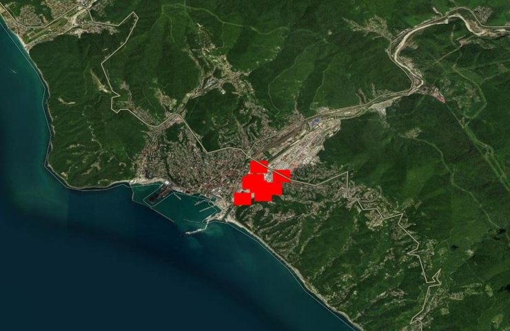 Спутниковое фото пожара на нефтяных резервуарах в Туапсе, 21 апреля