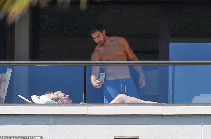 Бритни Спирс, Сэм Асгари, гавайи