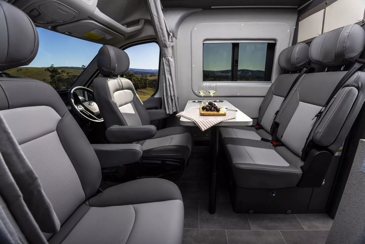 салон LDV Deliver