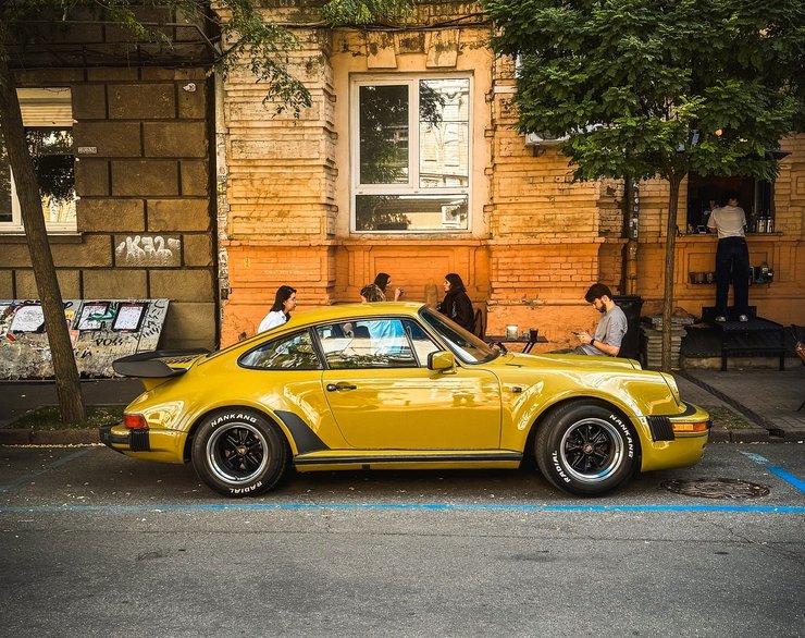 Porsche 911 Turbo 930