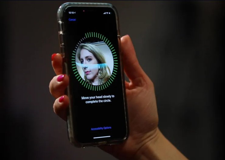 Apple Face ID iPhone сканер