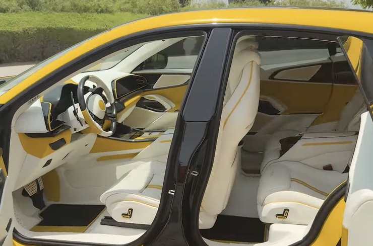 Салон Ferrari Purosangue Keyvani