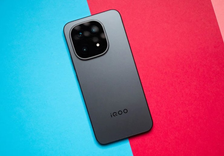 iQOO 15 смартфон лучшие смартфоны 2025