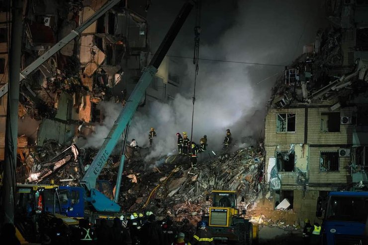 гсчс, ракетный удар по днепру, разбор завалов, днепр прилет