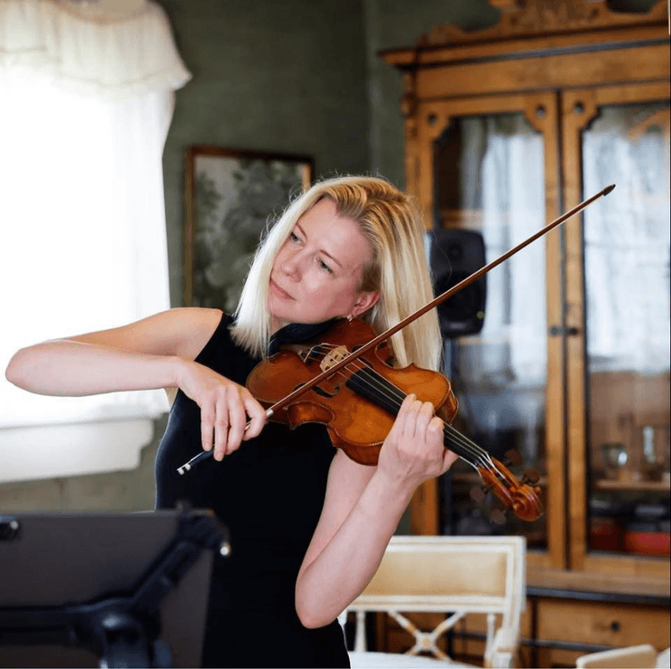 финская скрипачка Элина Вяляля