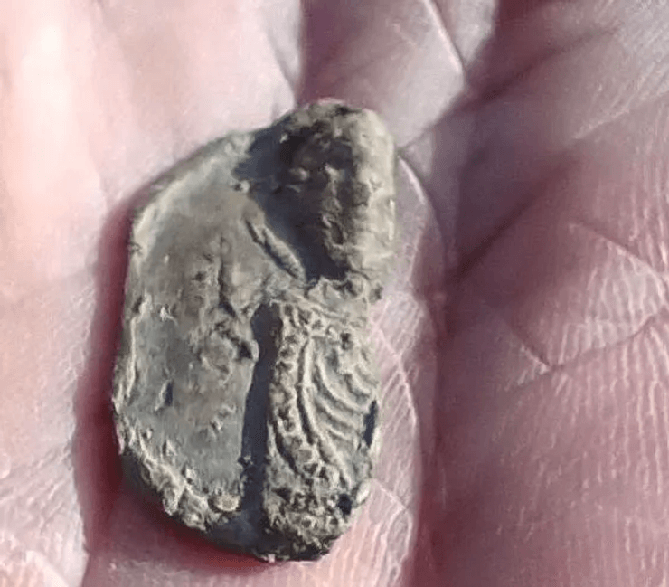 археология, археологи, раскопки, ученые, исследования, некрополь, захоронения, Созополь, средневековье, артефакты, останки, христианство, Болгария, строительство, находка, церковь, керамика