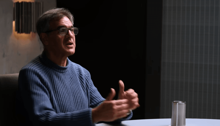 Екс-аналітик ЦРУ попередив про небезпеку смартфонів і розумних пристроїв Колишній аналітик ЦРУ Джон Кіріаку під час інтерв'ю про злом пристроїв і глобальне цифрове стеження