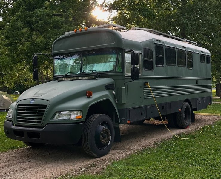 CAT C7, Caterpillar C7, дом на колесах, автодом Caterpillar C7