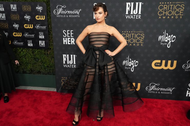 Лили Джеймс