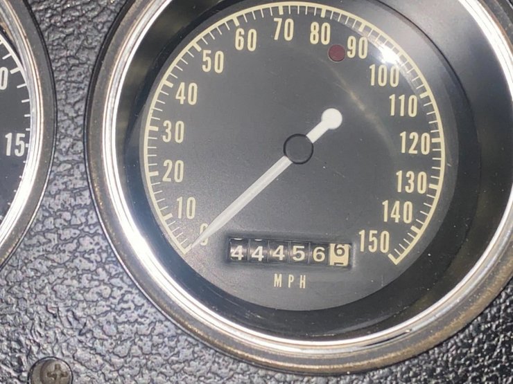 Plymouth Hemi Superbird продается на eBay