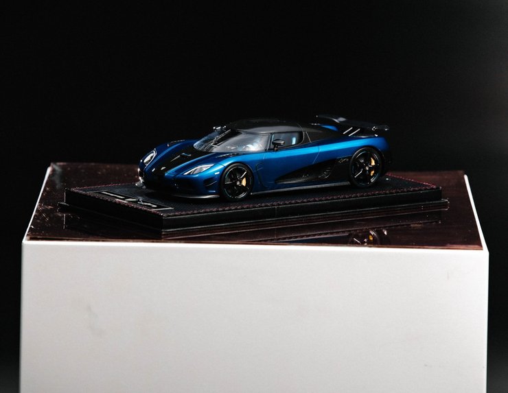 Koenigsegg, Koenigsegg Group, Koenigsegg Gear, суперкари Koenigsegg, шведські суперкари, війна в Україні