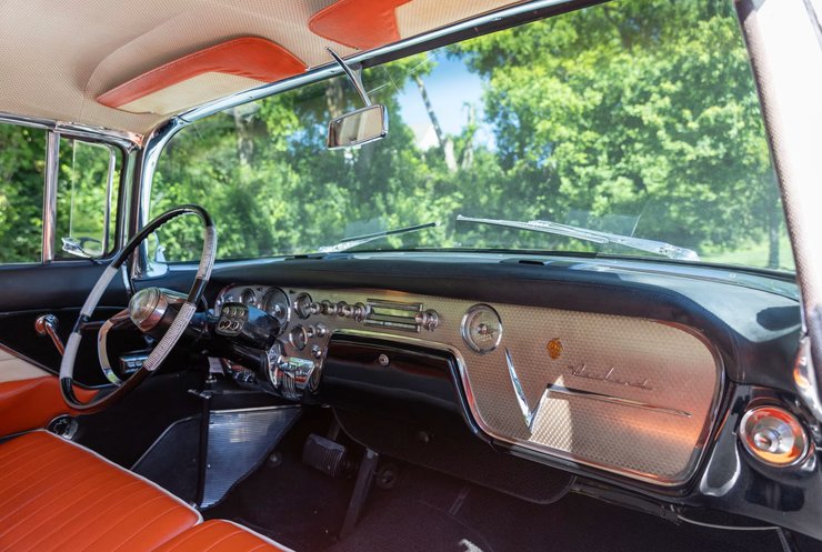 салон Packard Carribean 1956