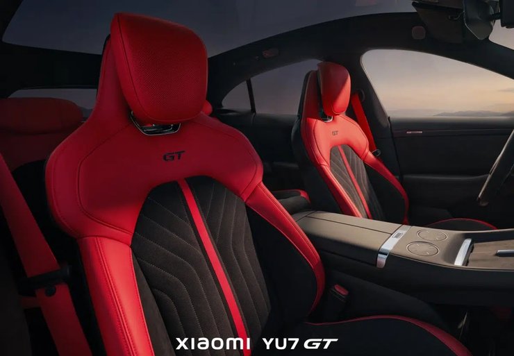салон Xiaomi YU7