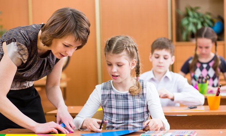 Учительница, школа, школьное задание, принесли фото, один и тот же человек, раскрыли тайну, 100 летняя тайна, первая мировая война, школьники,