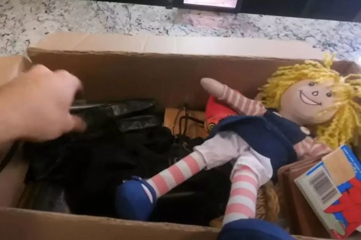 Мужчину удивило содержимое таинственной посылки, что там было, интересные истории, странные случаи из жизни