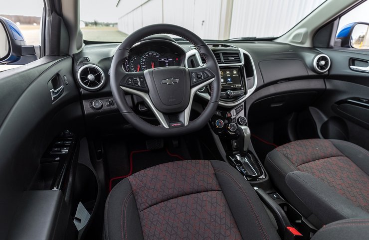 Салон Chevrolet Sonic, Chevrolet Sonic RS, Chevrolet Aveo