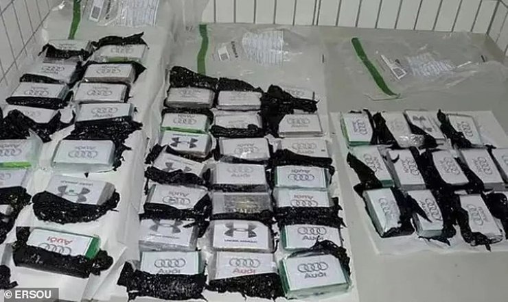 Изъятый кокаин на автомойке