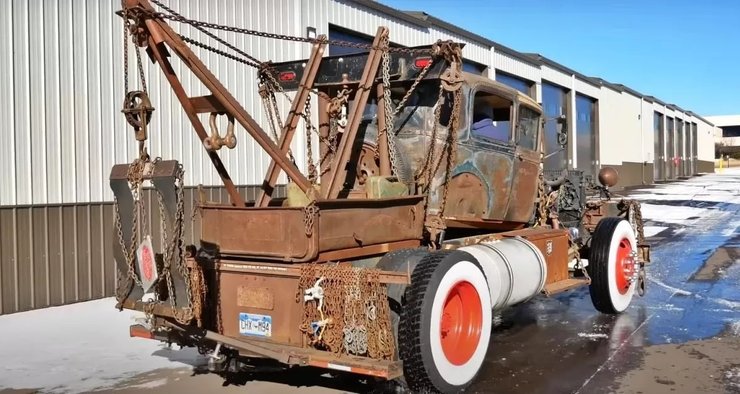 сырник из тачек, авто из мультфильма тачки, Ford F700, Ford Model A