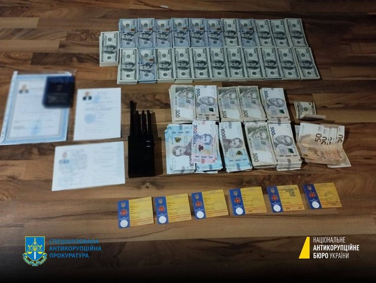 доллары, гривны, банкноты, деньги