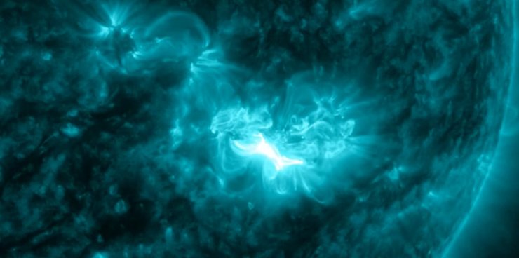 вспышка на Солнце