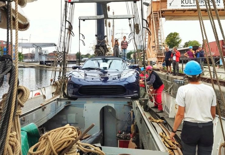 Tesla Roadster, електромобіль Tesla, навколосвітня подорож, навколо світу
