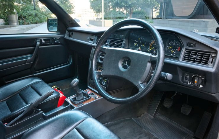 Салон Мерседес 190