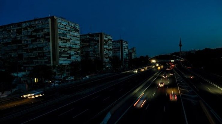 вимкнули світло, блекаут, блекаут, темно в місті