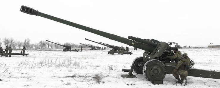 Гаубиці "Мста-Б" розгорнуто для удару по навчальних цілях