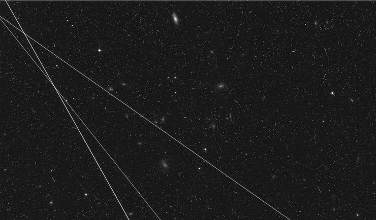 полосы от спутников, starlink, телескоп Хаббл, космос