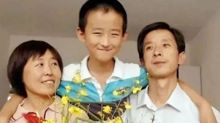 Китайський вундеркінд, геній, вундеркінд шантажував батьків, став безробітним, секрет успіху, наймолодший студент