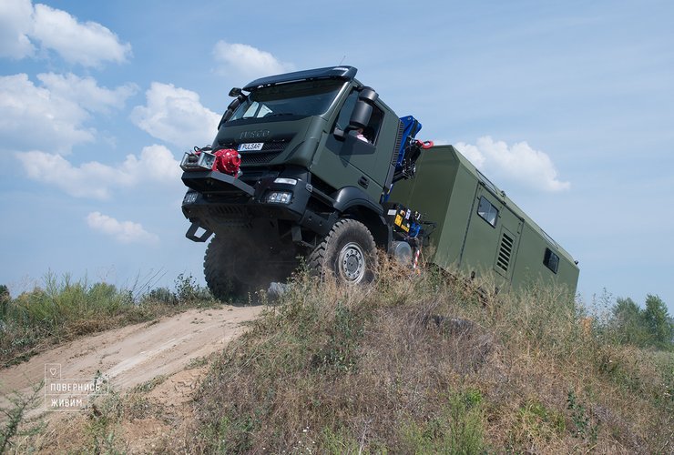 Мобильные СТО, передвижные ремонтные станции, Iveco 6X6, ремонт Hummer, авто для ВСУ, ремонт техники ВСУ