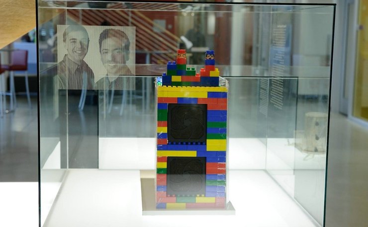 Сервер Google "Музей Lego"