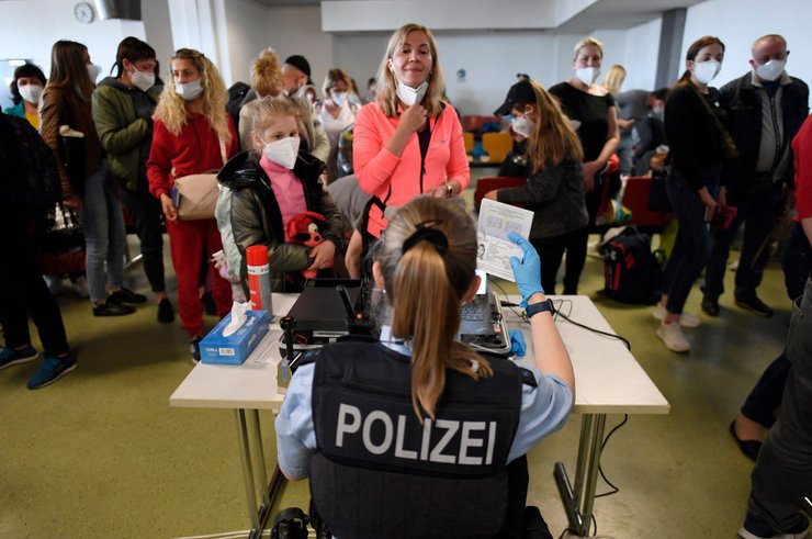 Зарегистрированные в Германии беженцы могут рассчитывать на соцвыплаты