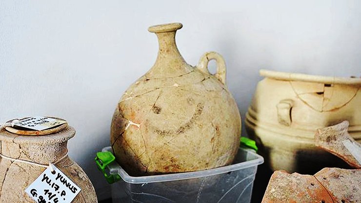 кувшин, археология, смайлики