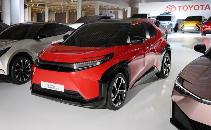 электромобиль Toyota, Toyota bZ, кроссовер Toyota