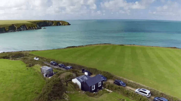 Пляжні будиночки Великої Британії,  історичні готелі, цікаві місця