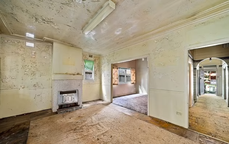 Старый гнилой дом из дерева продали за 2,4 миллиона долларов, что в нем такого особенного, продажа недвижимости