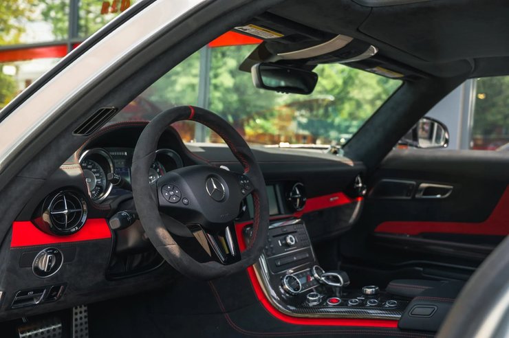 салон Mercedes SLS AMG, Mercedes SLS, суперкар Mercedes, капсула времени