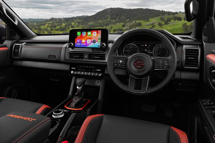 салон Ниссан Навара 2026