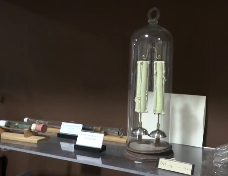 Оксфордский электрический звонок