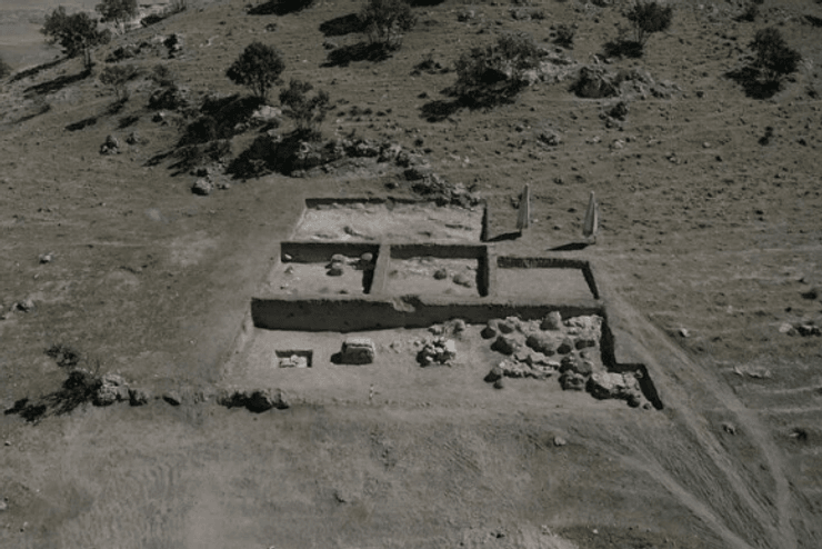 Стародавній некрополь, 3 000-річне поховання, Ассирійська цивілізація залізного віку, Археологія Південно-Східної Туреччини, Відкриття скелі на річці Тигр, Розкопки стародавньої зброї, Ассирійська циліндрична печатка, Археологічні знахідки