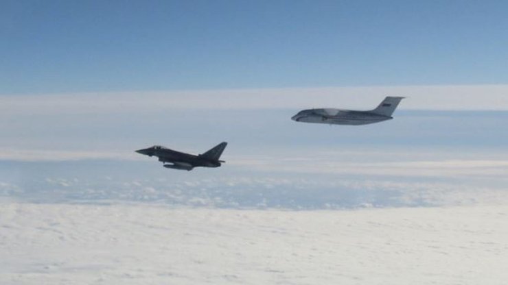 військові літаки