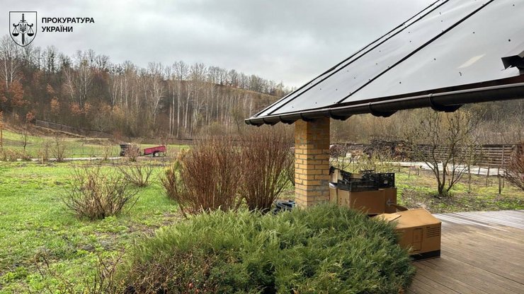 Деркач присвоил почти 42 га заповедных земель в Конча-Заспе