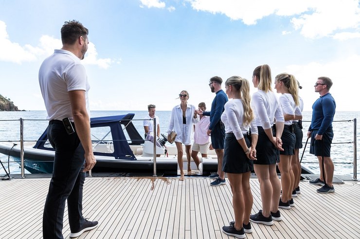 яхта персонал